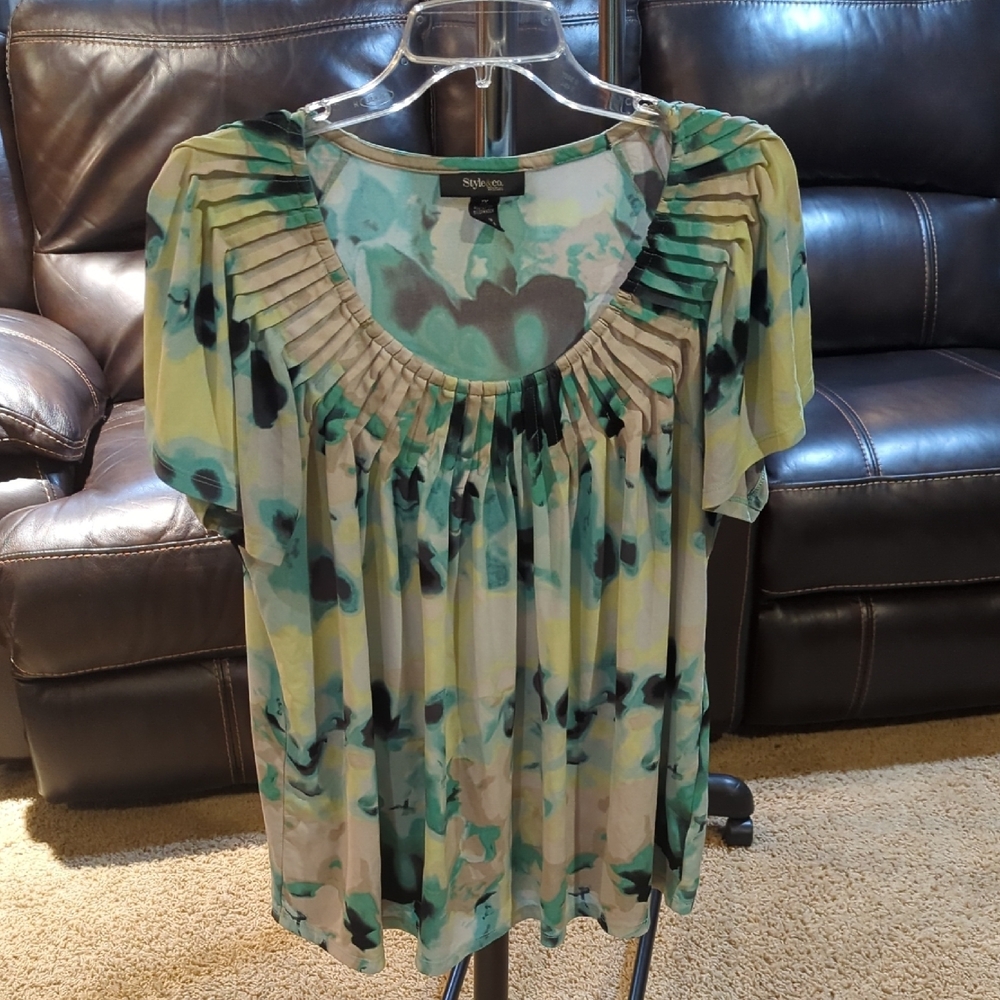 Style & Co 1X Pleated Neckline Short Sleeve Blouse